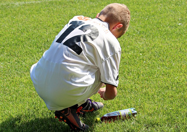 快船险胜雷霆惜败，哈登受伤成坏消息.